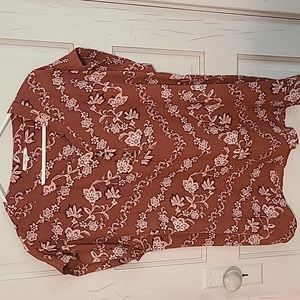 Maurices top with 2 buttons